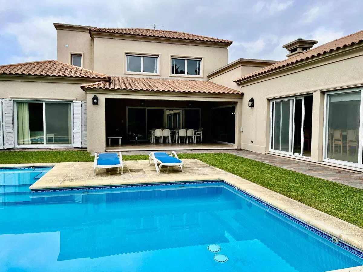 Impecabke casas en venta en Ayres se Pilar 5