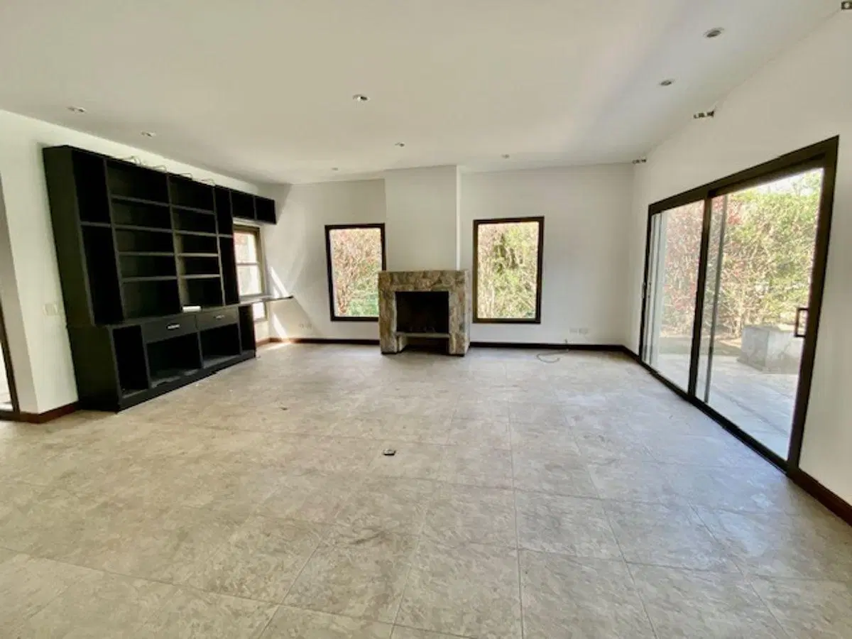 Casa en venta en Ayres de Pilar con master suite en PLANTA BAJA 2