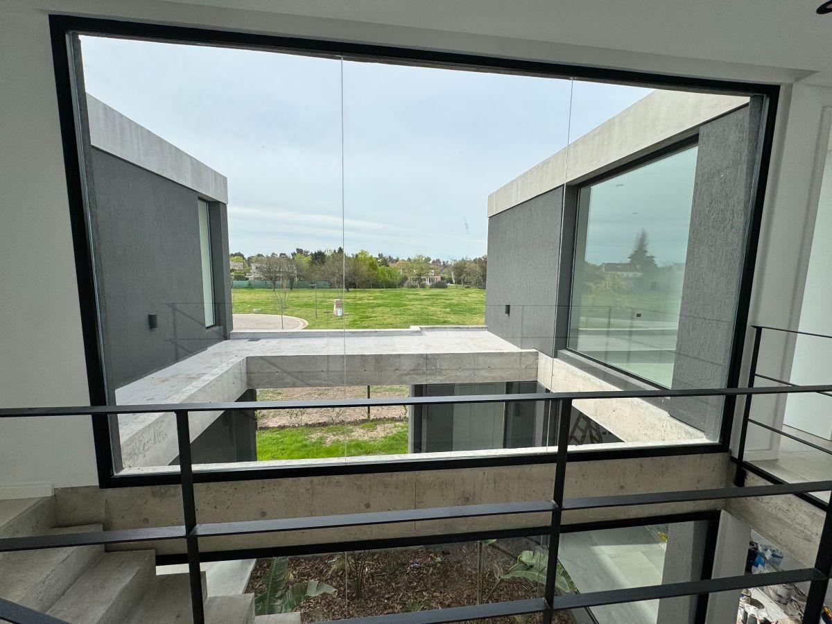 Foto de LINDÍSIMA CASA MODERNA A ESTRENAR. Con acceso próximo a Panamericana., imagen 3