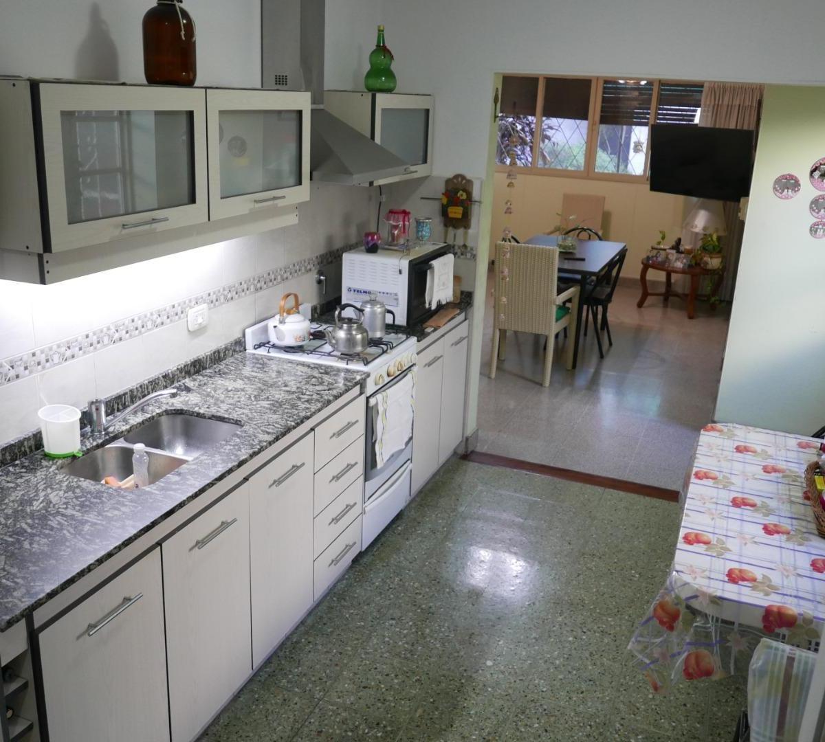 4 Ambientes C/garage y Fondo Libre 2