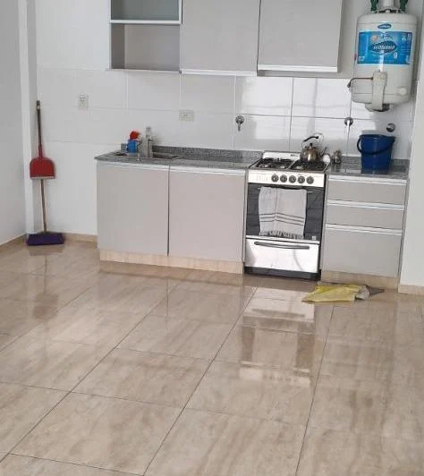 2 Ambientes en Semipiso con Balcon 1
