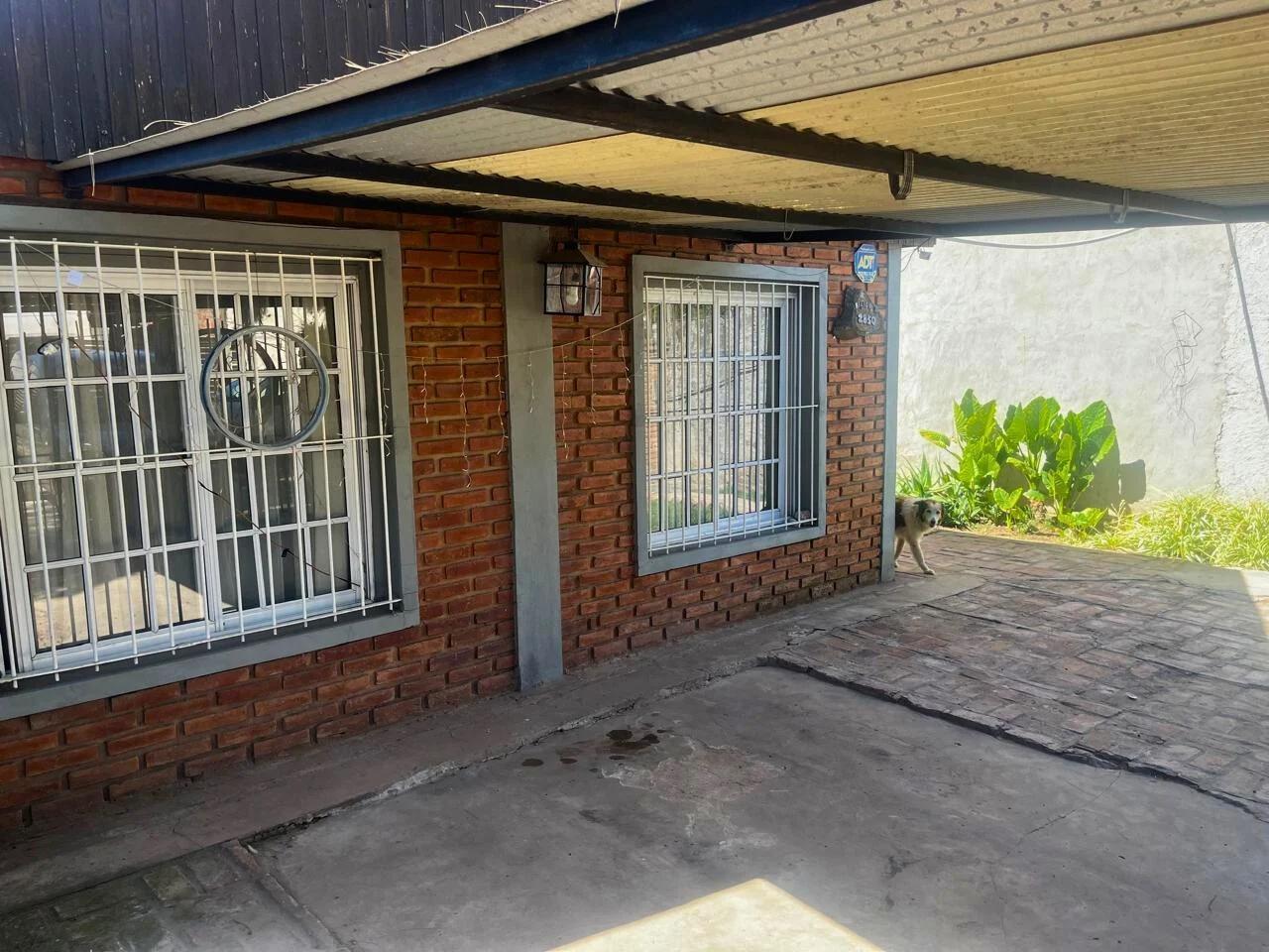 Foto de CASA 6 AMBIENTES CON PILETA EN VENTA PASO DEL REY, imagen 5
