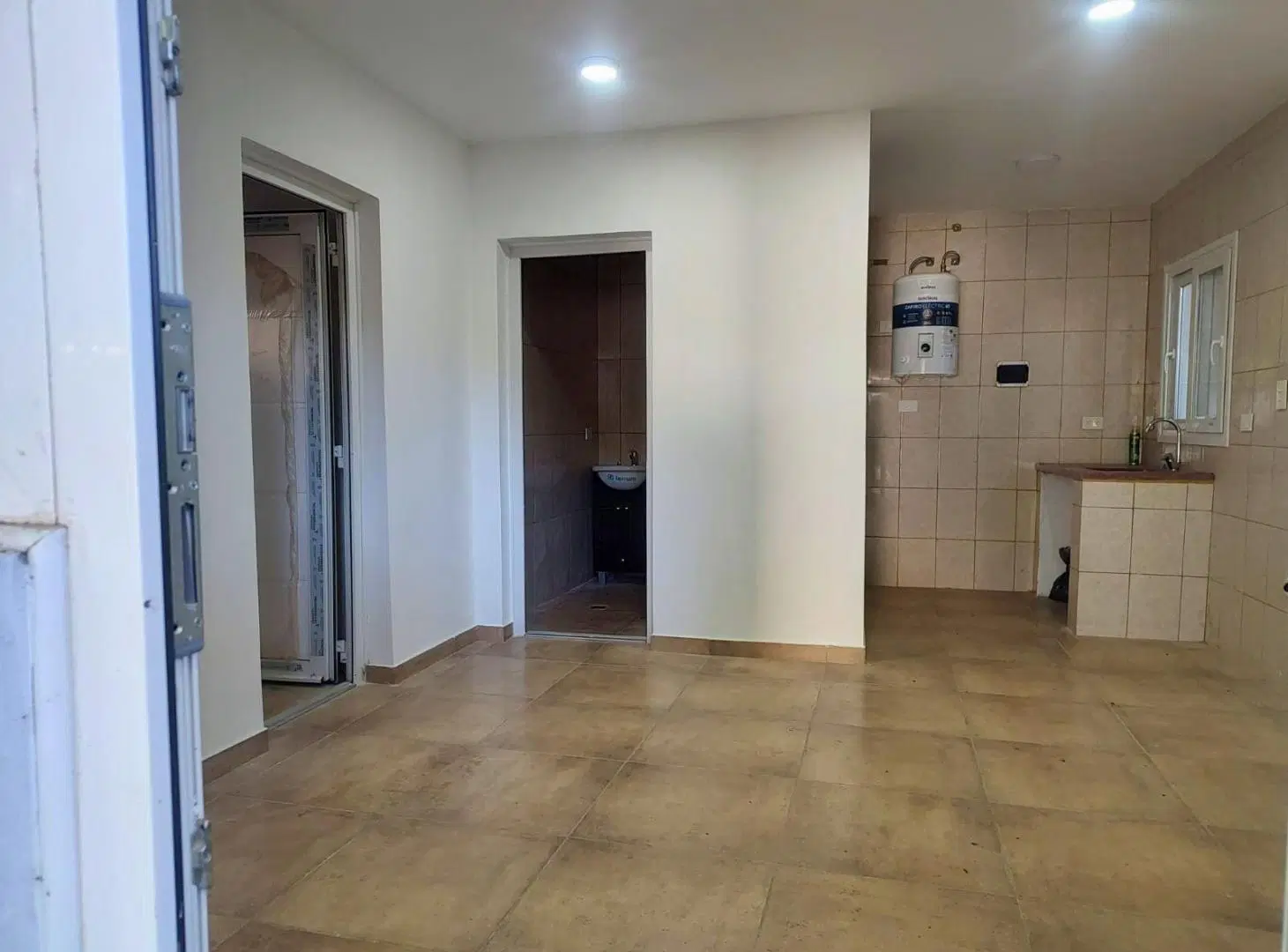 CASA | 2 AMBIENTES | PARQUE | COCHERA | LA REJA 3