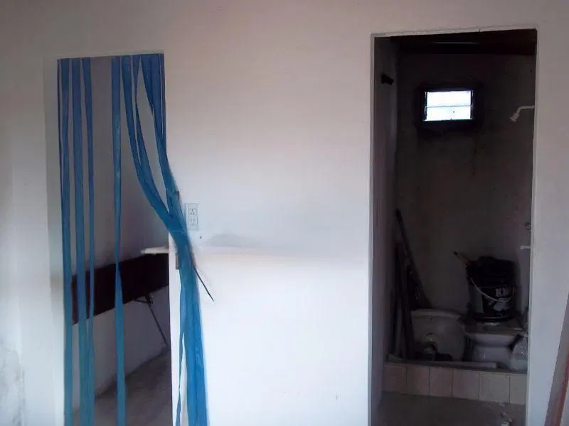 CASA DEPARTAMENTOS A TERMINAR | LOTE 12x25 | INVERSIÓN | PASO DEL REY 4