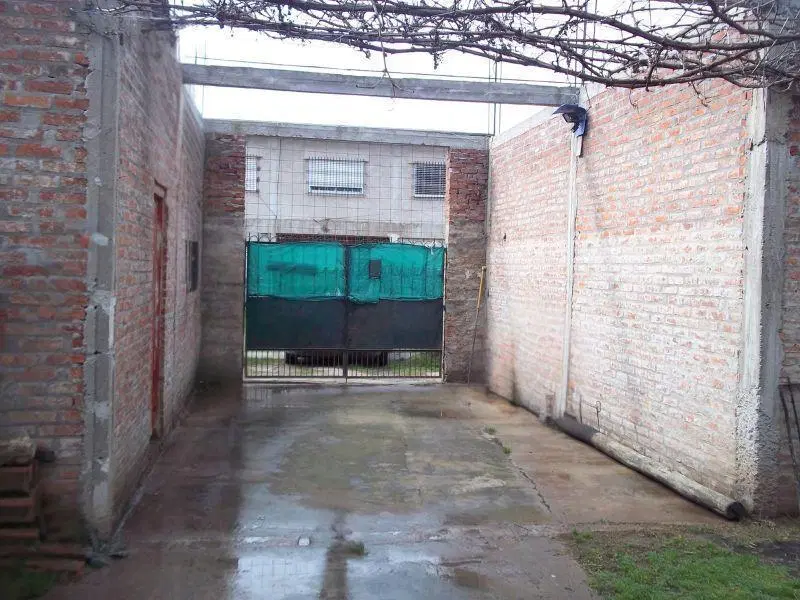CASA DEPARTAMENTOS A TERMINAR | LOTE 12x25 | INVERSIÓN | PASO DEL REY 2
