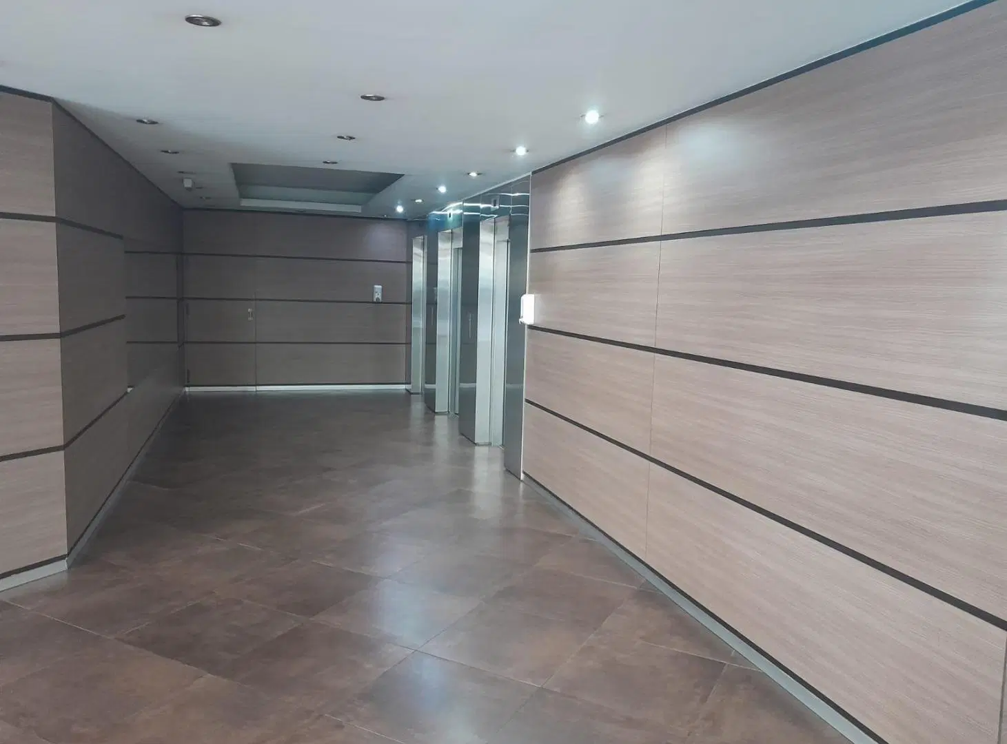 Monoambiente con balcón y amenities en Monserrat 4