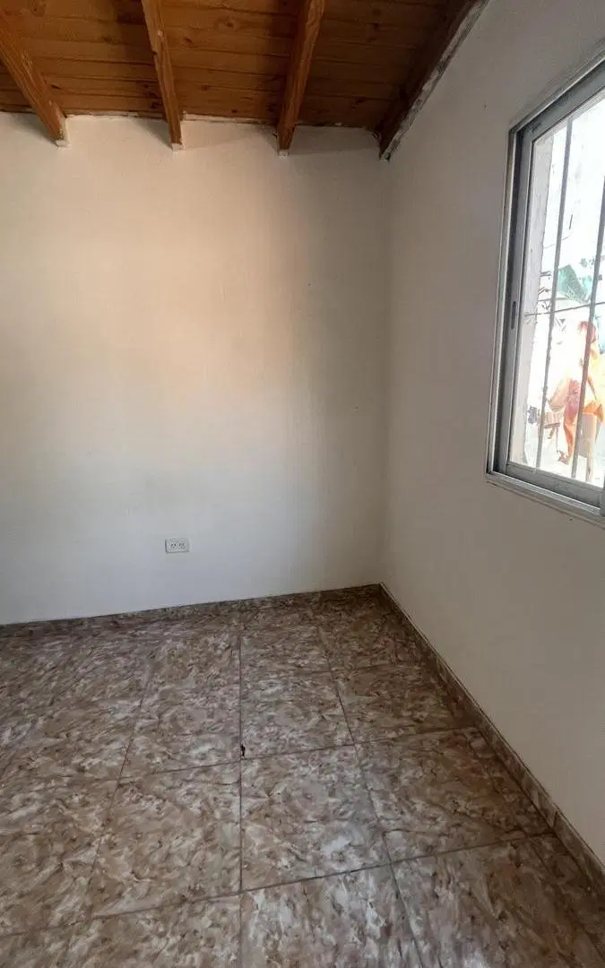 CASA PH 2 AMBIEMTES ALQUILER LA PERLITA MORENO 5