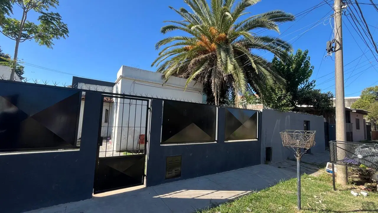 CASA PH 2 AMBIEMTES ALQUILER LA PERLITA MORENO 4