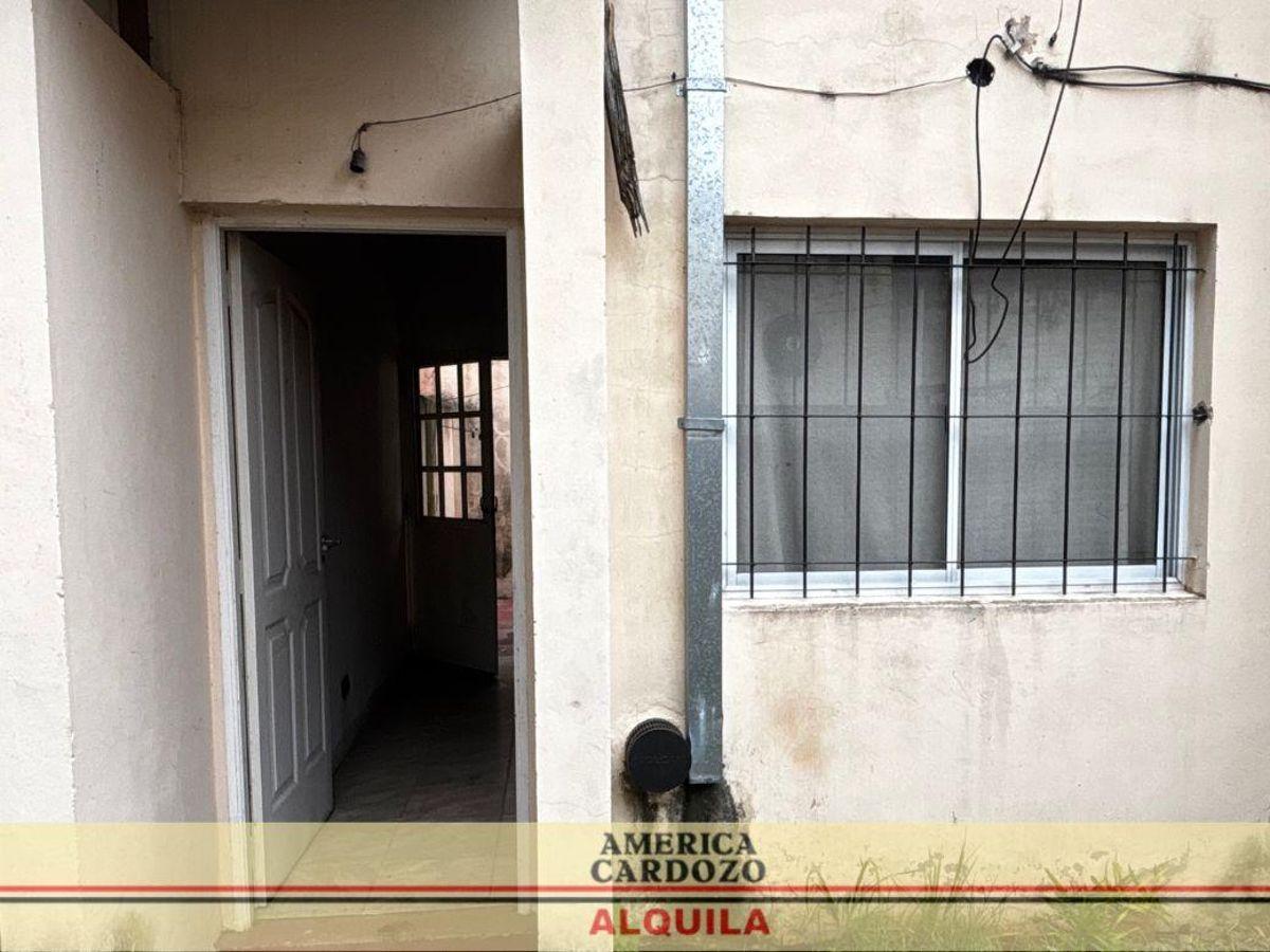 Foto de DUPLEX 2 AMBIENTES CON PATIO INTERNO ALQUILER PASO DEL REY MORENO, imagen 4