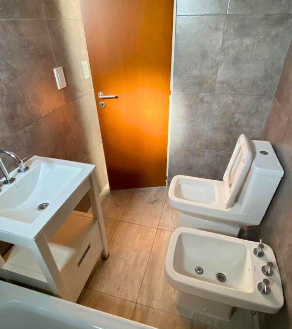 Foto de DEPTO | 2 AMBIENTES | COCHERA | APTO PROFESIONAL | BALCÓN | MORÓN SUR, imagen 2