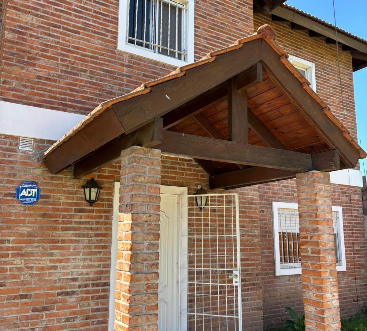 Foto de ALQUILER CASA LA REJA 3 HABITACIONES CON PILETA, imagen 2