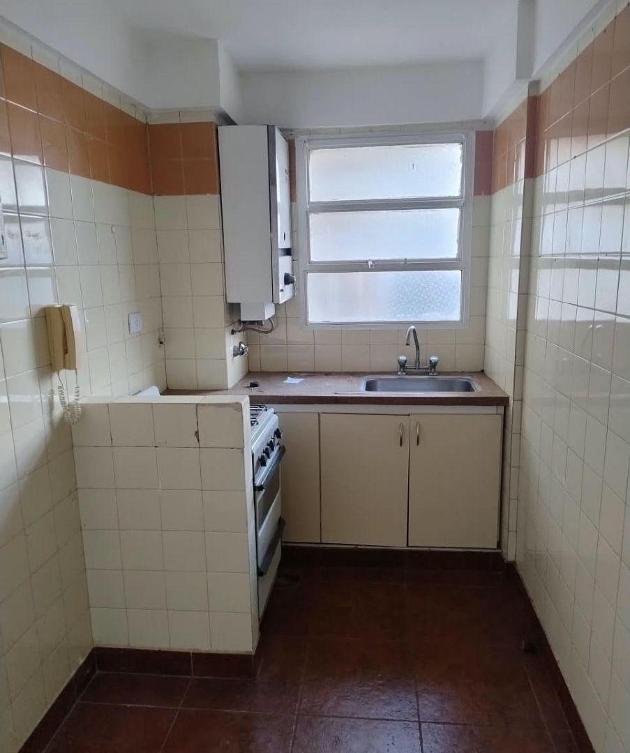 Foto de Departamento de 35m2 en alquiler. Sobre Av.Rivadavia, imagen 1