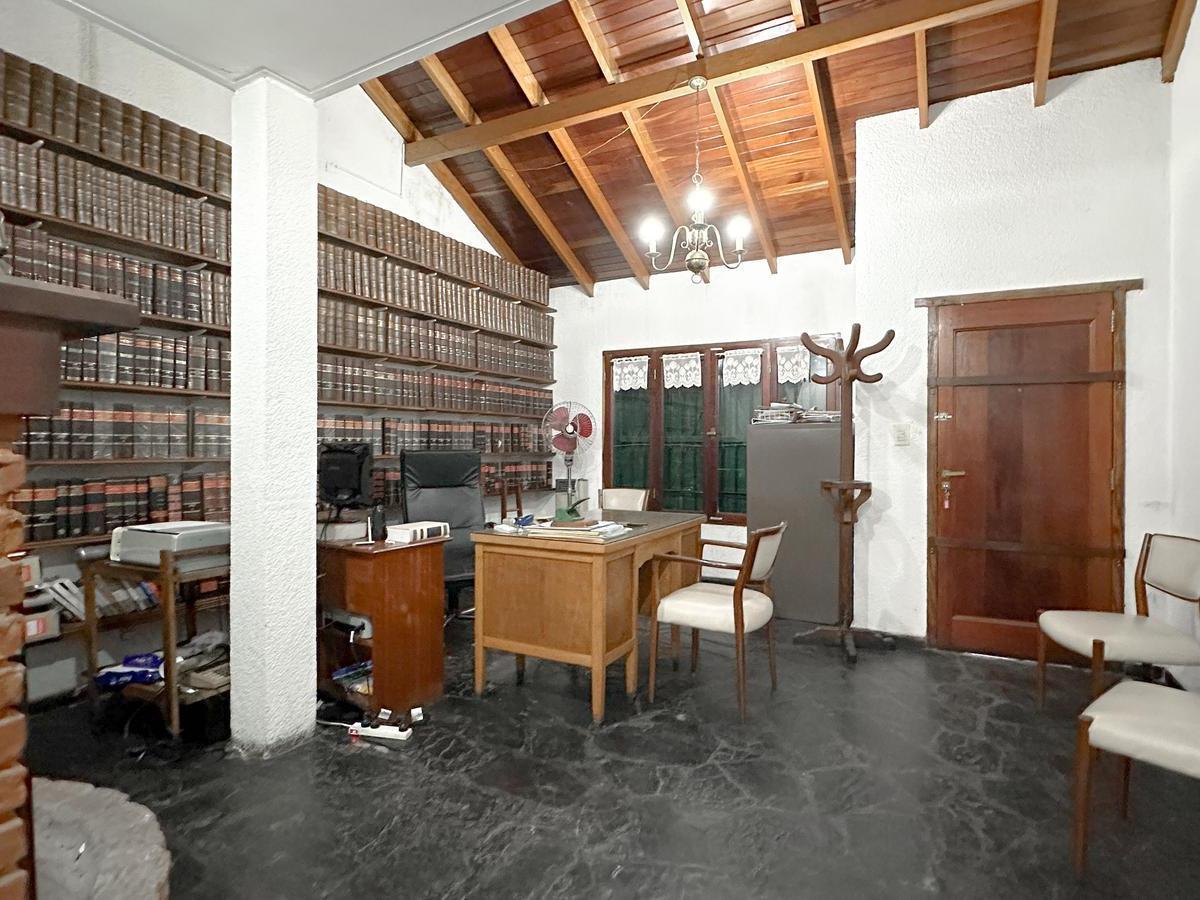 Venta Casa 6 Ambientes Doble Lote 450 m² 5