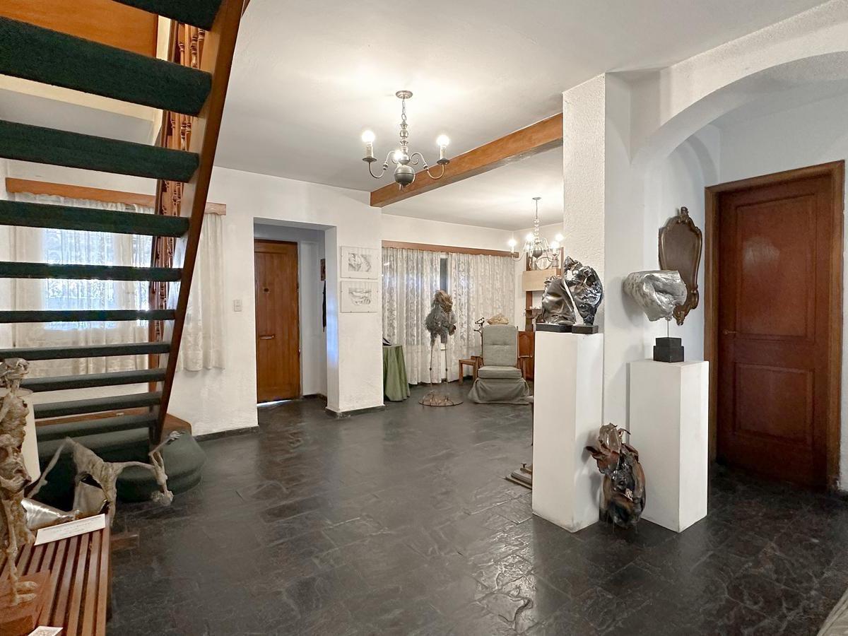 Venta Casa 6 Ambientes Doble Lote 450 m² 4