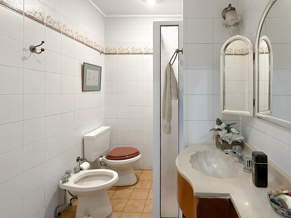 Venta Casa 6 Ambientes Doble Lote 450 m² 2