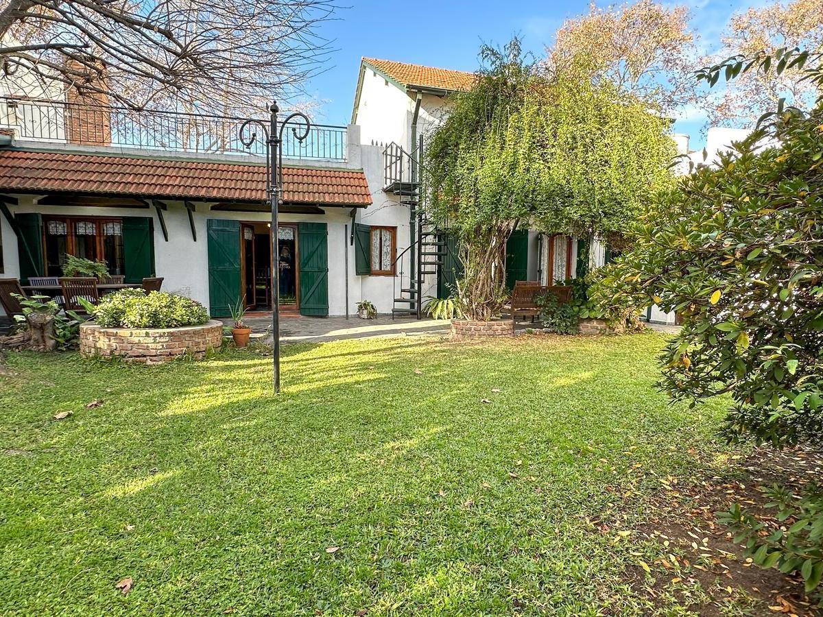 Venta Casa 6 Ambientes Doble Lote 450 m² 3