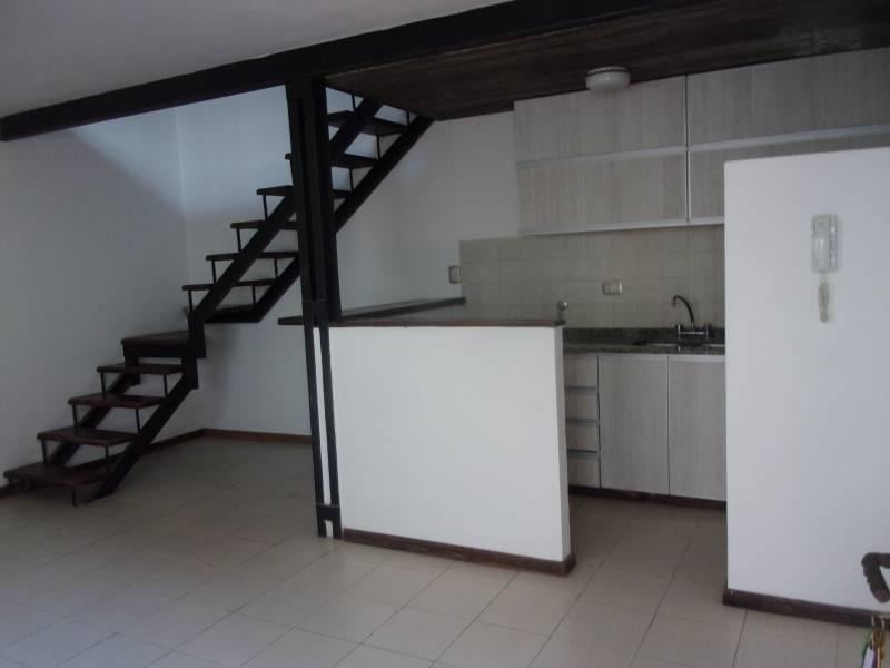 DEPARTAMENTO INTERNO - UN DORMITORIO - DUPLEX