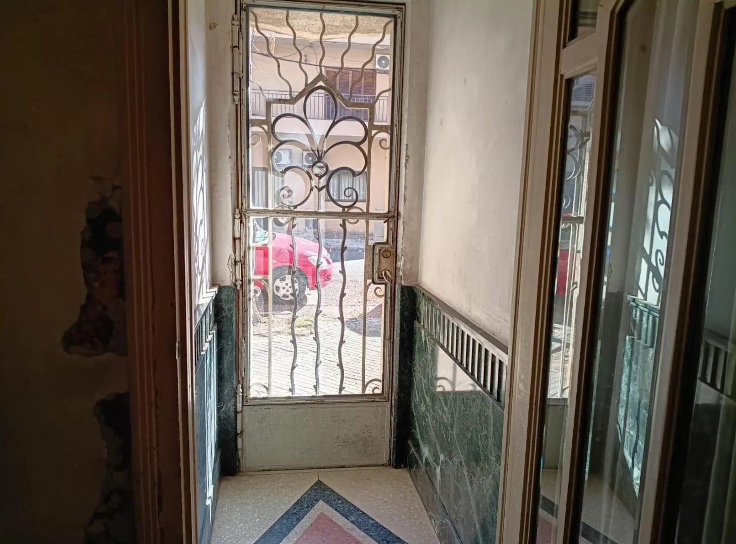 CASA DE ESTILO A RECICLAR EN BARRIO LOURDES – 176 m² – Gran Potencial, Cochera y Terraza 4