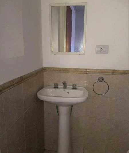 Muy lindo chalet duplex 4 amb en 2 pl con entrada de auto y fondo libre! 1