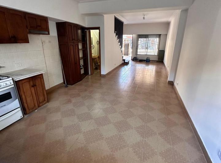 Excelente chalet duplex 4 amb. en alquiler en Carapachay! 4
