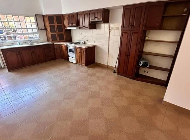 Excelente chalet duplex 4 amb. en alquiler en Carapachay! 3