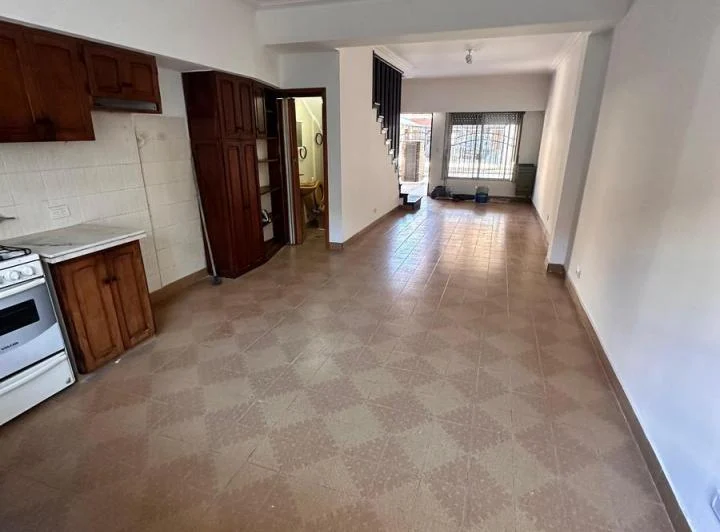 Excelente chalet duplex 4 amb. en alquiler en Carapachay! 4