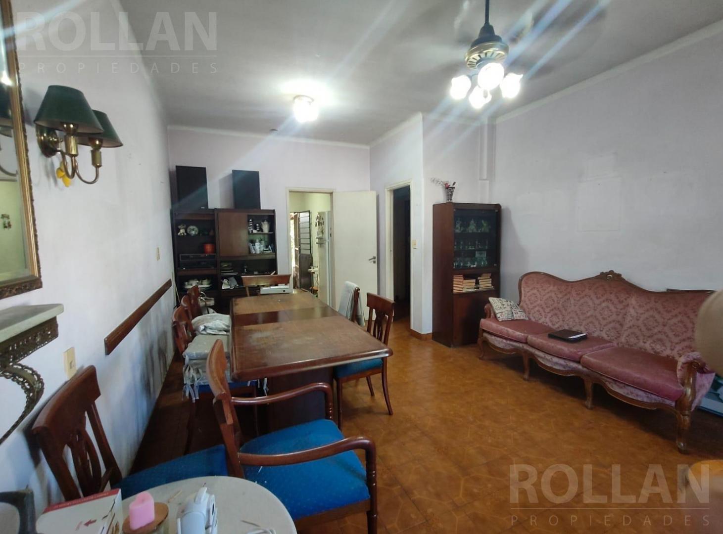 Foto de IMPERDIBLE CASA 3AMB CON JARDIN LIBRE EN CARAPACHAY, imagen 3