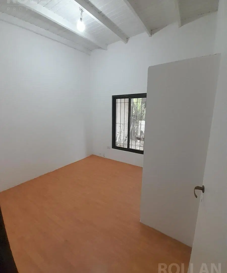 Casa con entrada de auto y jardín 3 dorm. 2