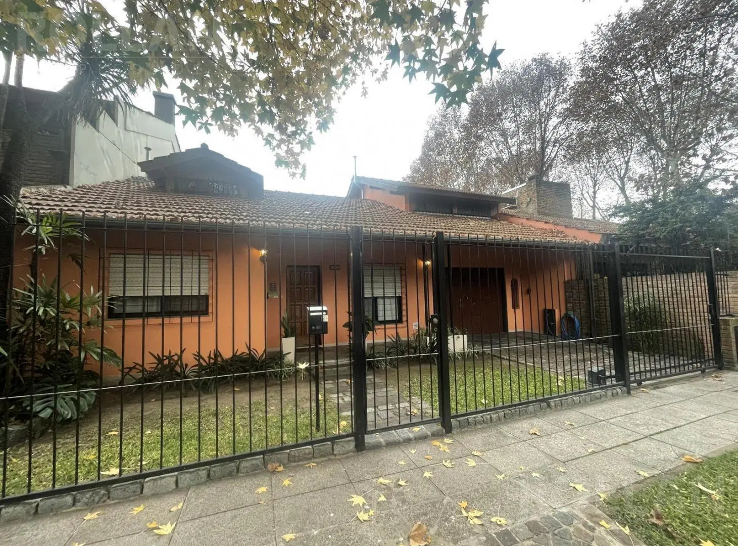 Casa de 304 mts2 en venta en Villa Adelina 1