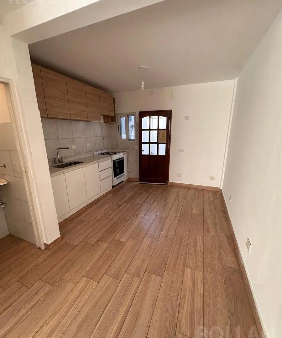 HERMOSO DUPLEX 3 AMBIENTES COMPLETAMENTE REFACCIONADO A NUEVO EN CARAPACHAY 8