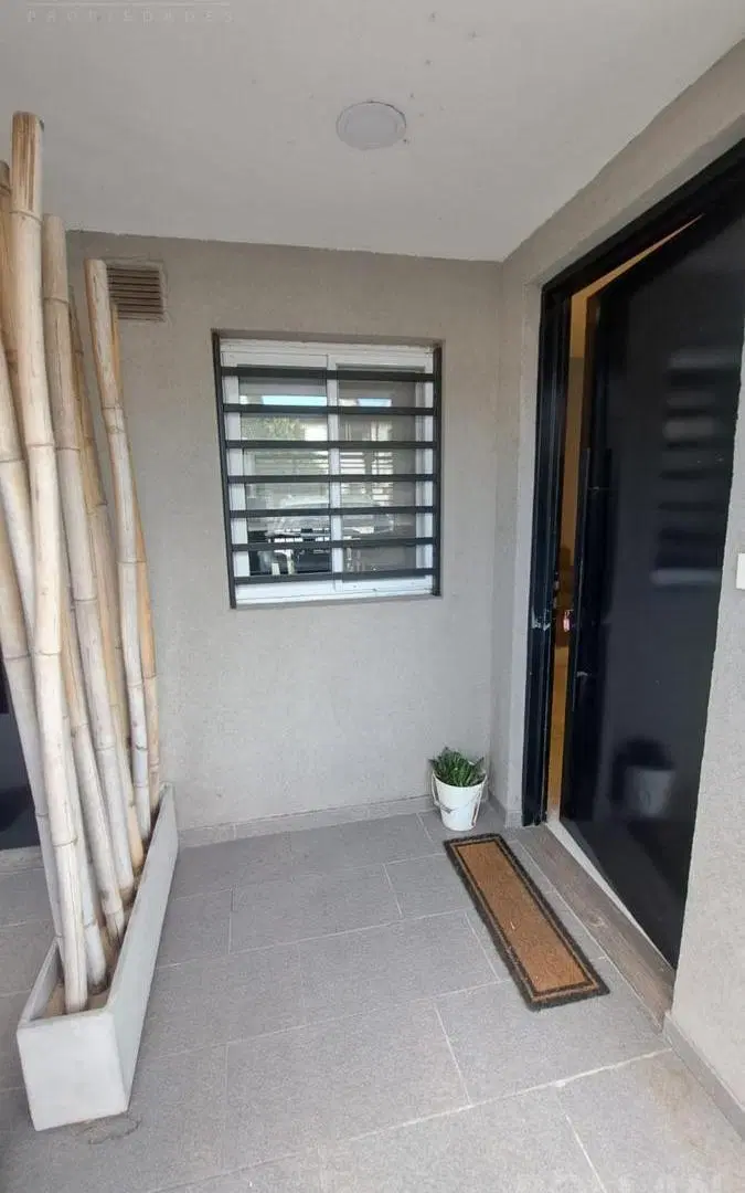 Casa, Dúplex moderno en PH de 4 ambientes con cochera, jardín y parrilla 1