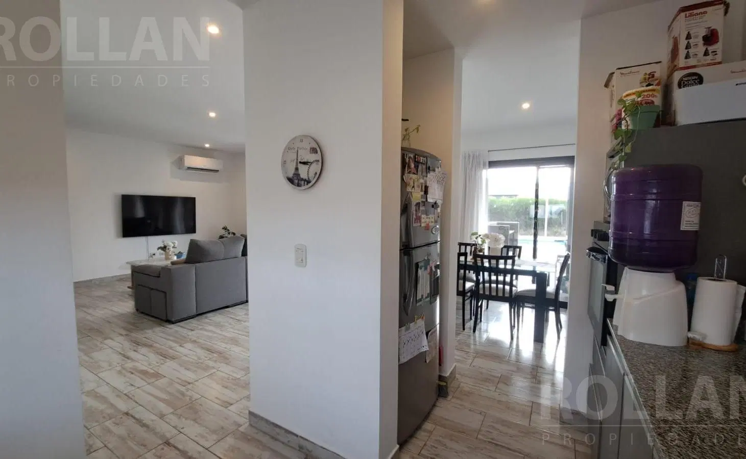 Casa de 1 planta con pileta 3 dorm + depend. /escritorio en Barrio El Ensueño. 5