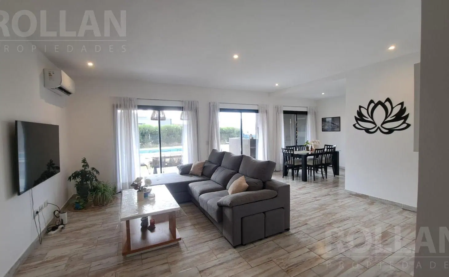 Casa de 1 planta con pileta 3 dorm + depend. /escritorio en Barrio El Ensueño. 3