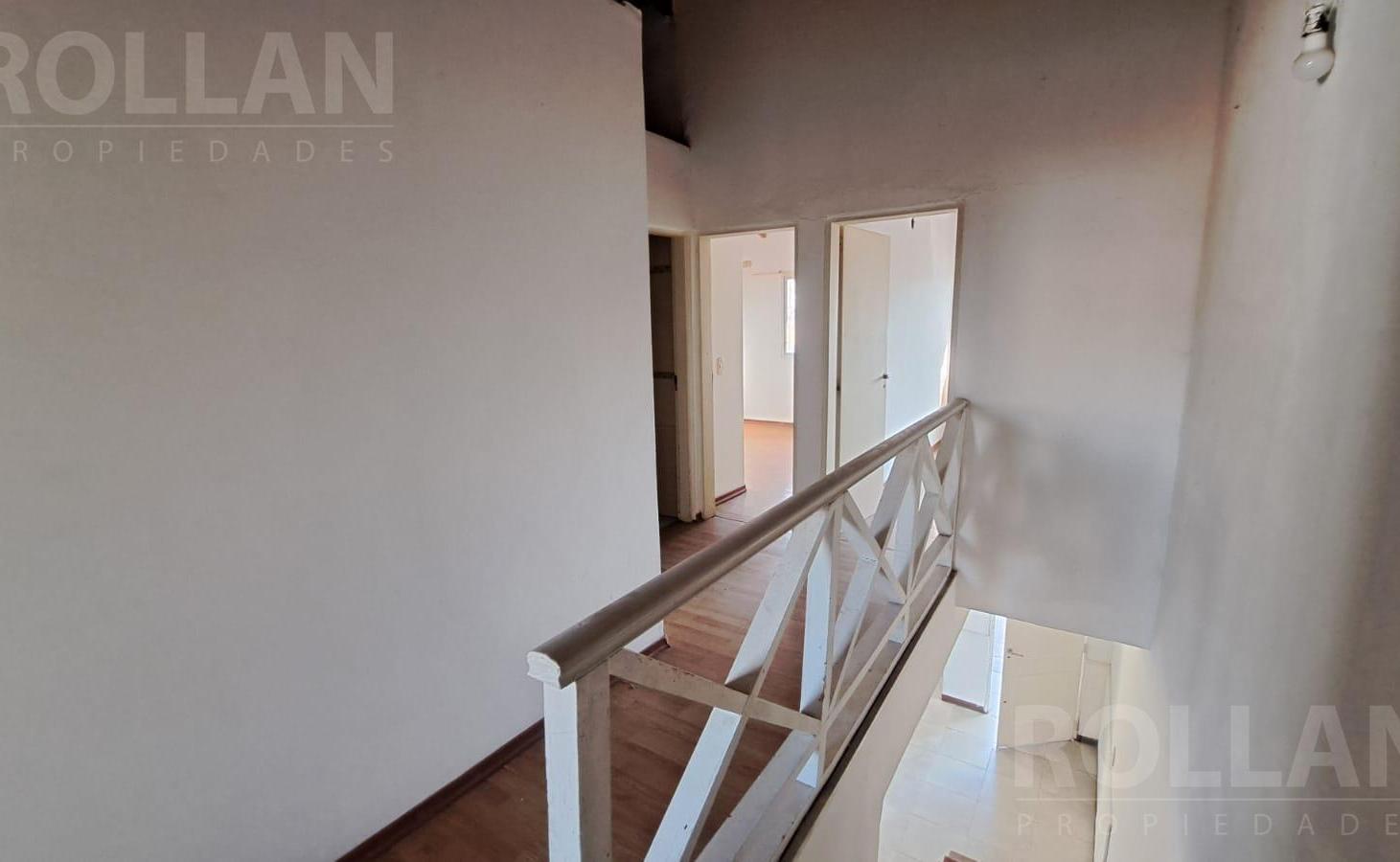 Foto de Duplex de 4 amb en pl c/entrada 2 autos y fondo libre!! VENTA. DEL, imagen 2
