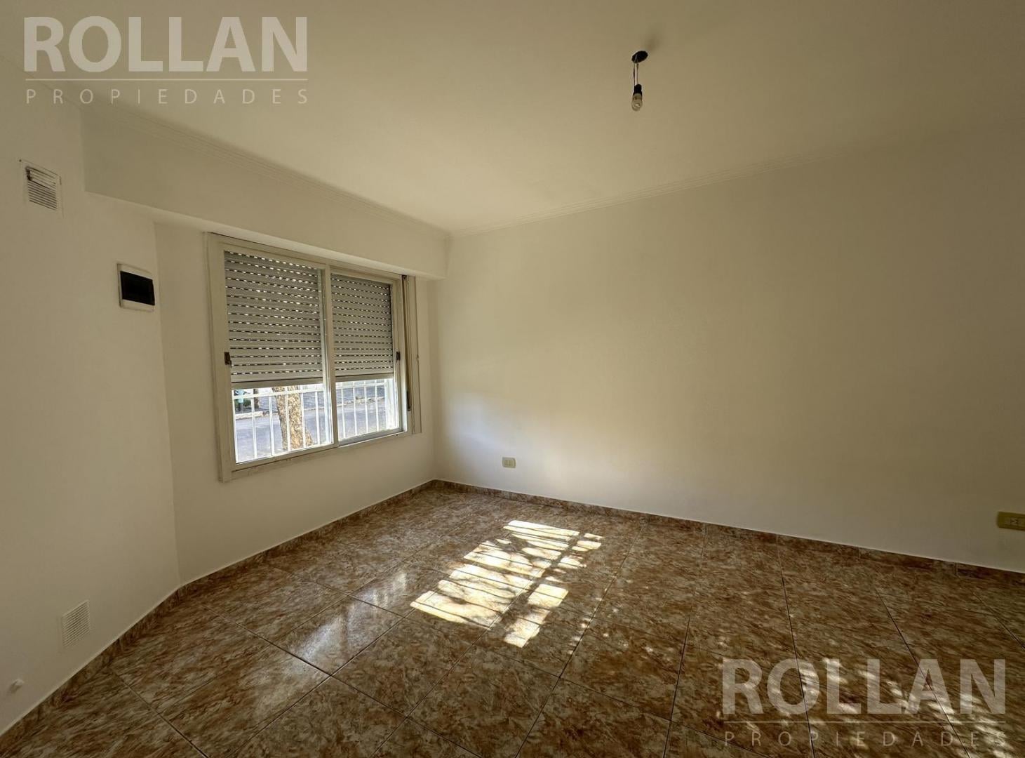 Foto de Duplex 3 amb en 2 pl en CARAPACHAY!! ALQUILER, imagen 5