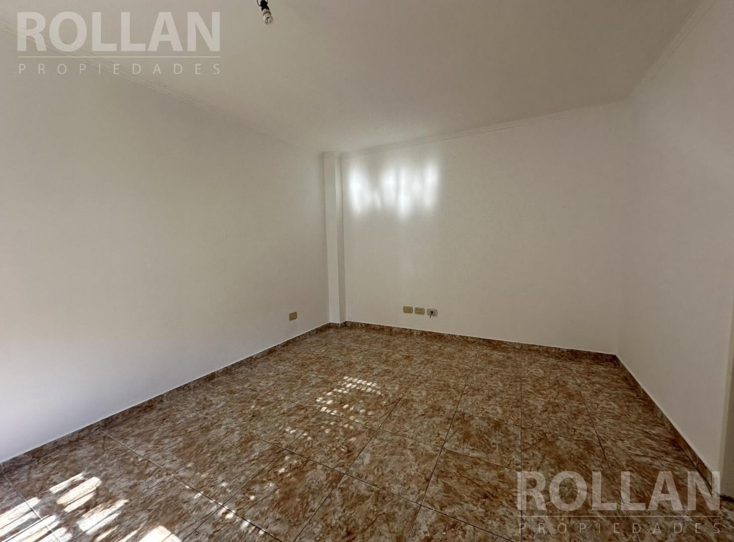 Foto de Duplex 3 amb en 2 pl en CARAPACHAY!! ALQUILER, imagen 1