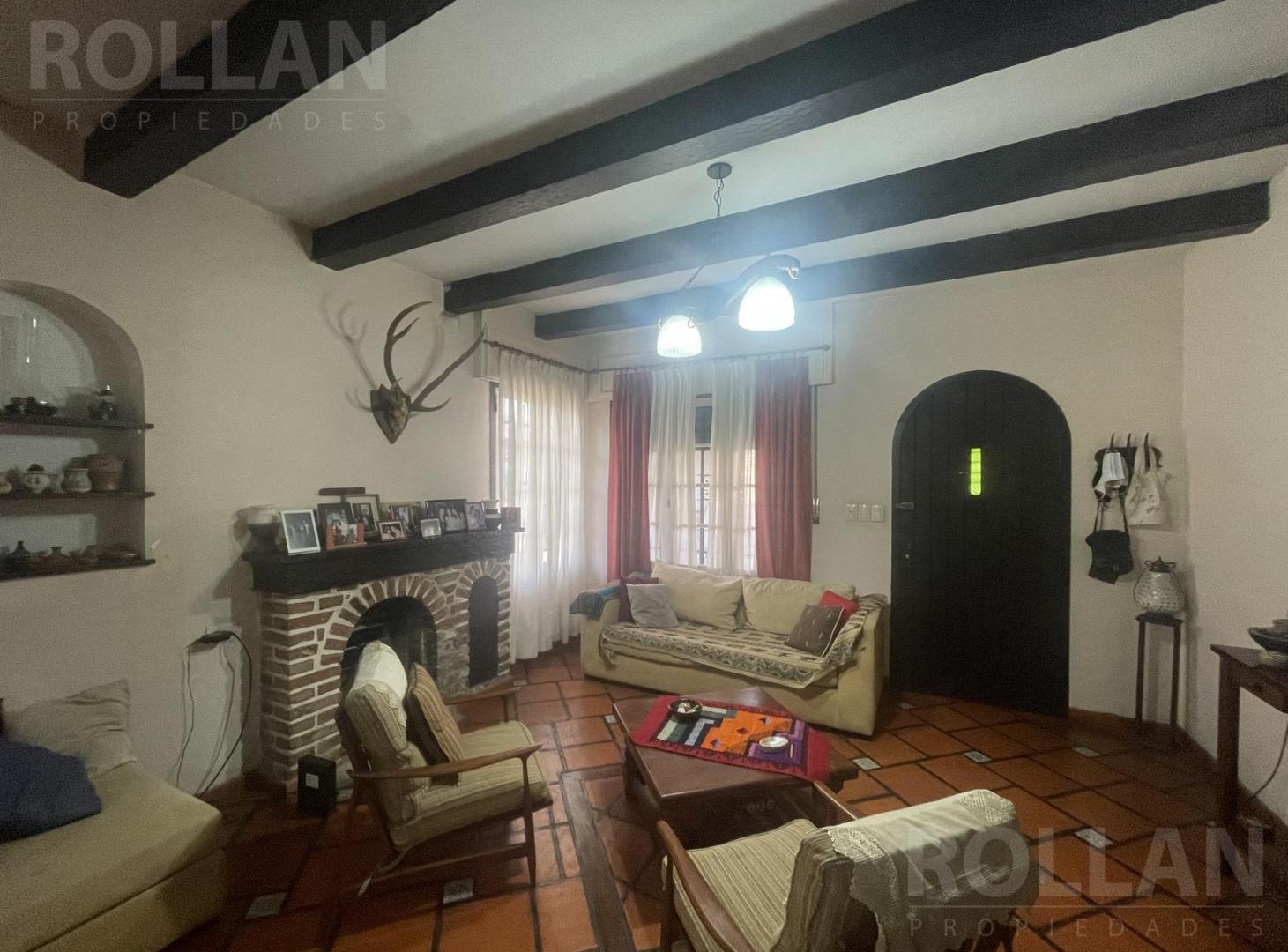 Foto de Casa de 4 amb. en Venta en Munro, imagen 2