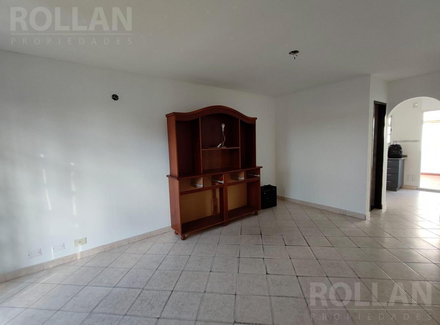 Foto de VENTA IMPERDIBLE PH 3 AMBIENTES CON PATIO A METROS DE LA ESTACION DE, imagen 1