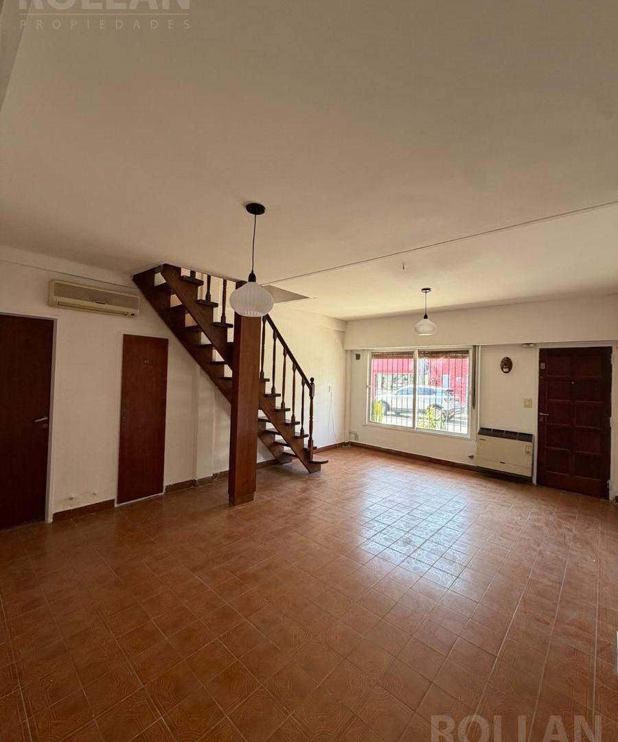 Foto de VENTA CHALET DUPLEX DE 3 AMBIENTES EN MUNRO EXCELENTE UBICACION CERCANO, imagen 2