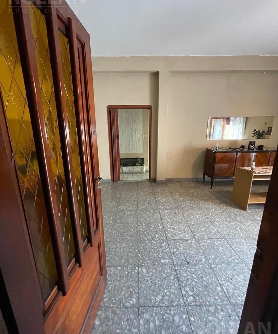 Foto de OPORTUNIDAD BUEN PH EN PLANTA ALTA CON COCHERA Y JARDIN PROPIO EN MUNRO, imagen 5