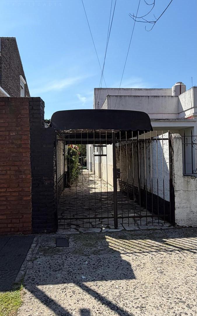 Foto de VENTA DOS CASAS EN PH AL FONDO EN CARAPACHAY EXCELENTE UBICACION Y GRAN, imagen 2