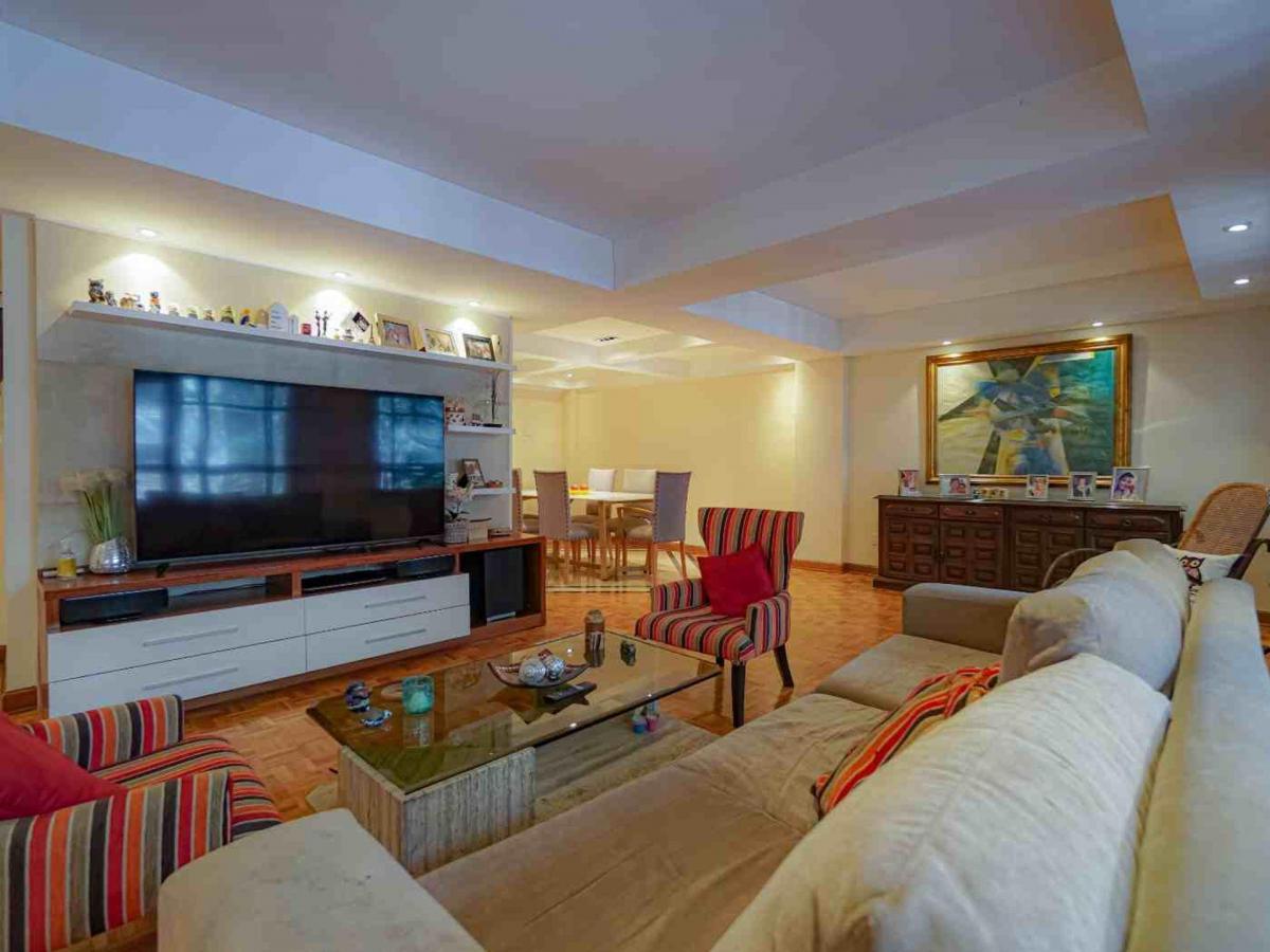 Venta Departamento Piso Completo 5 Amb con Terraza 2