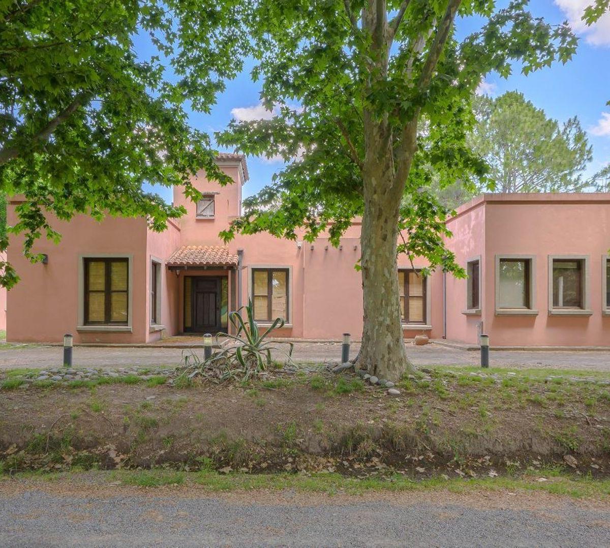 Venta Casa en Barrio Privado Haras del Sol 1