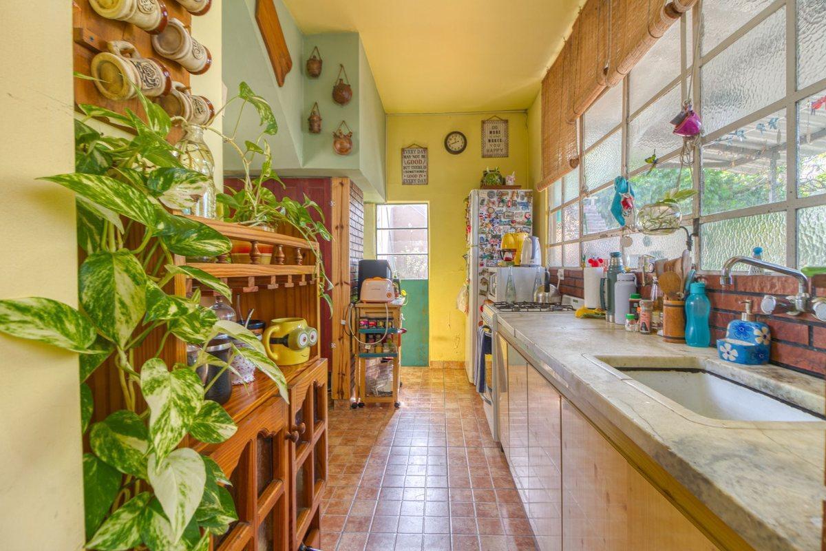 Casa a Refaccionar con Patio y Terraza 3