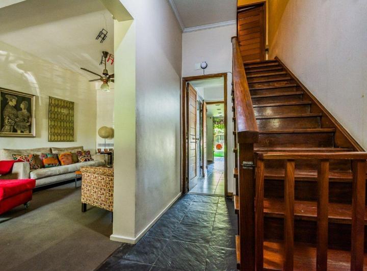 CASA 7 AMBIENTES EN VENTA, V.PUEYRREDON CON JARDIN 3
