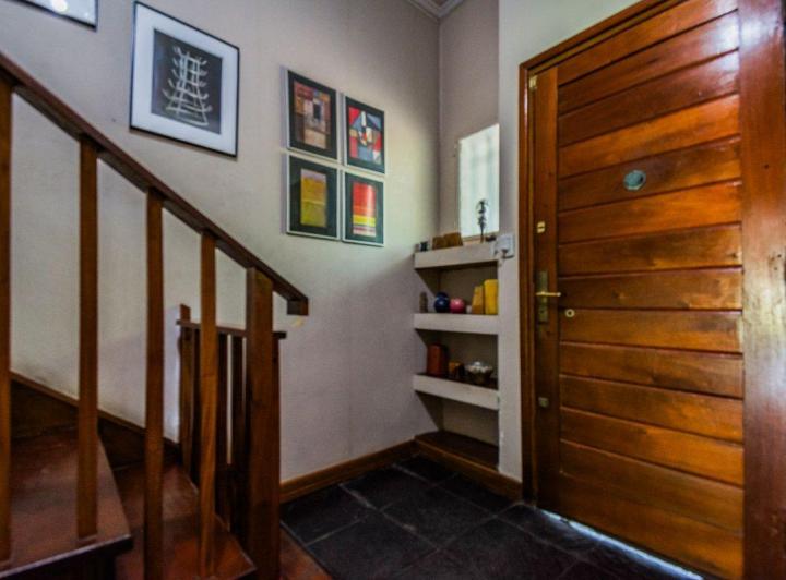 CASA 7 AMBIENTES EN VENTA, V.PUEYRREDON CON JARDIN 2