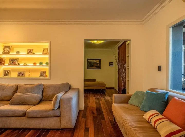 Casa 5 ambientes en venta San Isidro con pileta 5