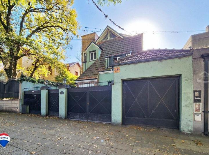 Venta Casa 7amb Jardin y Pileta en el Bajo Olivos 4