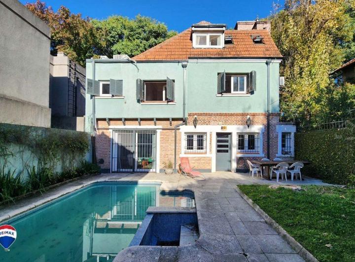 Venta Casa 7amb Jardin y Pileta en el Bajo Olivos 1