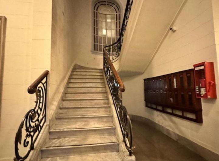 VENTA DEPTO APTO PROFESIONAL  6 AMB RETIRO 5